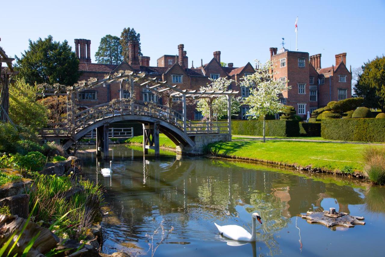 Great Fosters - Near Windsor Hotel Egham Exterior foto
